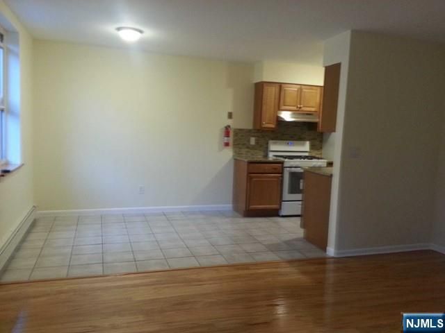 280 Undercliff Avenue 2, Edgewater, NJ 07020