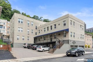 280 Undercliff Avenue 2, Edgewater, NJ 07020