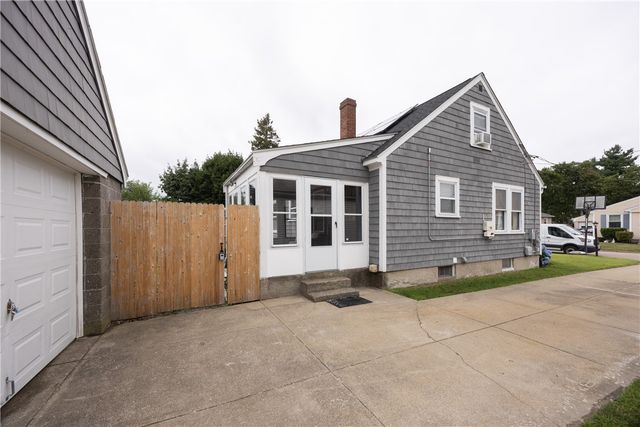 121 Fuller Street, Pawtucket, RI 02861
