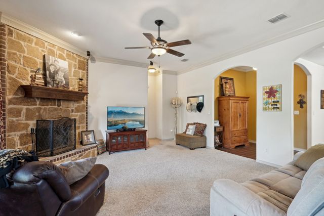 532 Hubbard Circle, Nevada, TX 75173