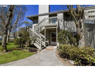 2051 LAKE ISLE Ter, Eugene, OR 97401