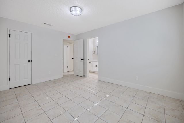 2251 E Clay Avenue, Fresno, CA 93701