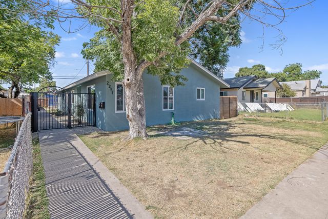 2251 E Clay Avenue, Fresno, CA 93701