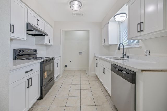 2251 E Clay Avenue, Fresno, CA 93701