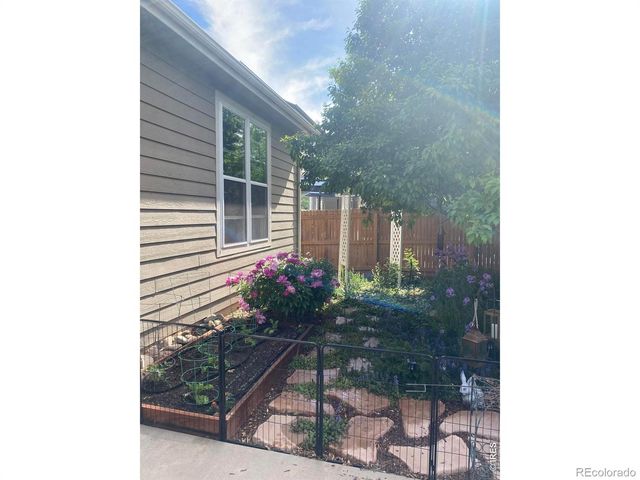 5870 Summerset Avenue, Longmont, CO 80504