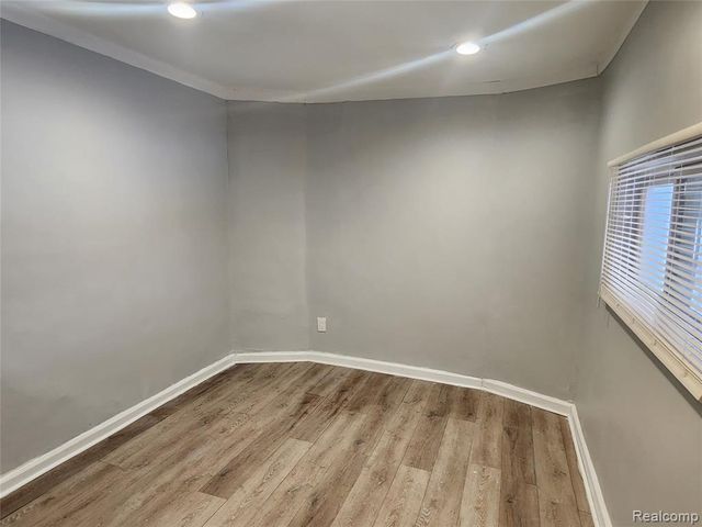15000 Mayfield Street, Detroit, MI 48205