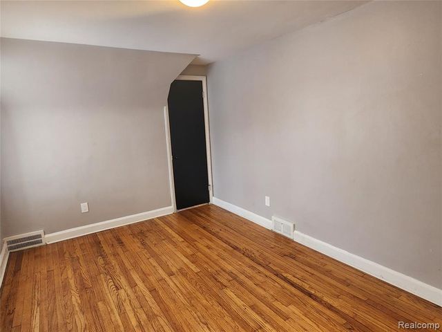 15000 Mayfield Street, Detroit, MI 48205