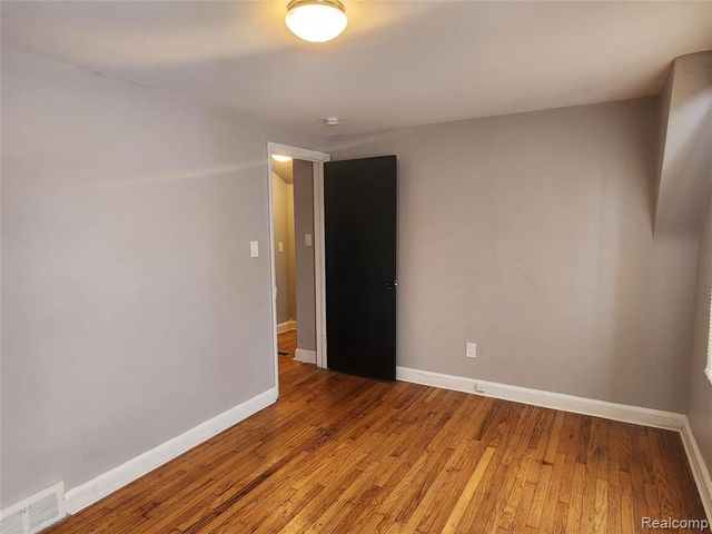 15000 Mayfield Street, Detroit, MI 48205