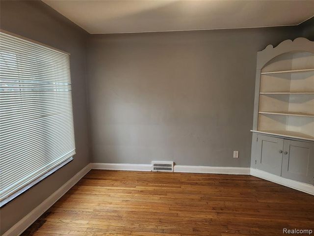 15000 Mayfield Street, Detroit, MI 48205