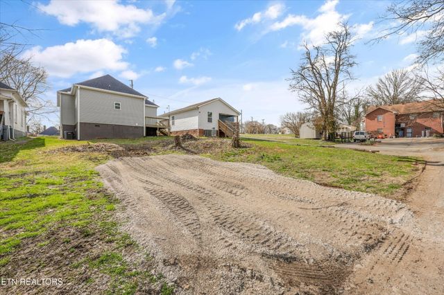 120 S Kyle St, Knoxville, TN 37915