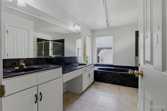 7637 River Walk Court, St Louis, MO 63129