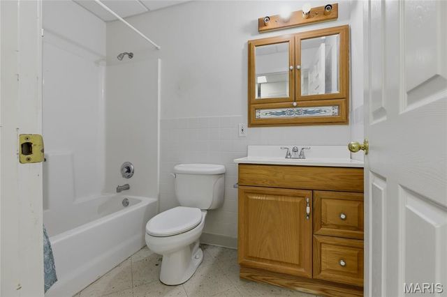 7637 River Walk Court, St Louis, MO 63129