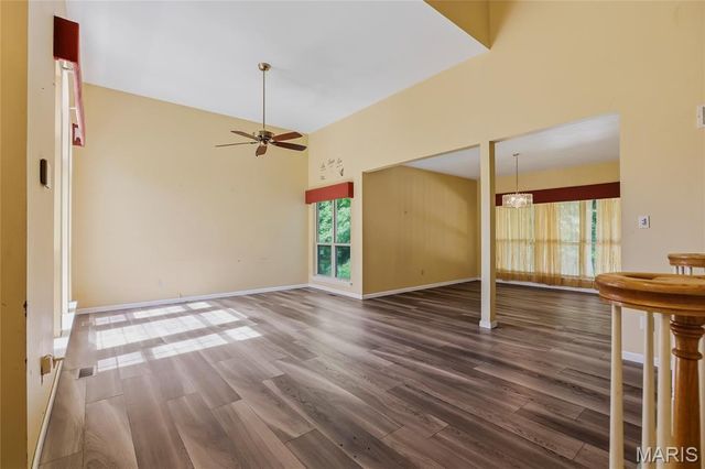 7637 River Walk Court, St Louis, MO 63129