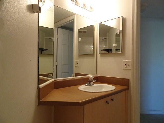 4241 San Marino Boulevard 208, West Palm Beach, FL 33409