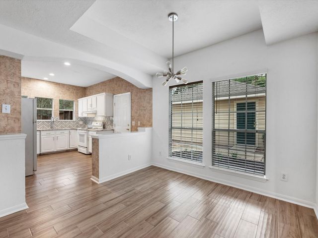 142 N Magnolia Pond Place, The Woodlands, TX 77381