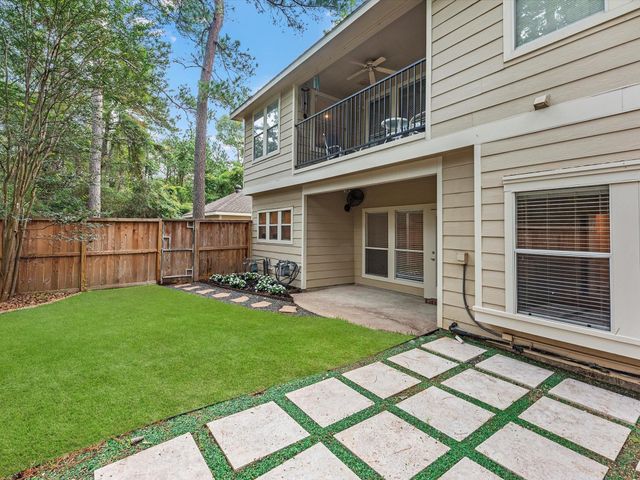 142 N Magnolia Pond Place, The Woodlands, TX 77381