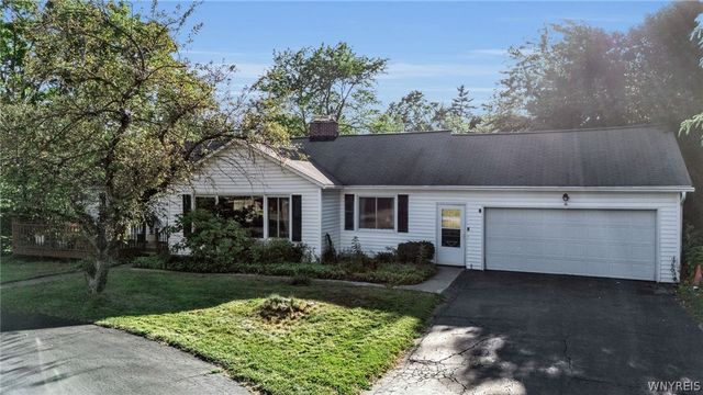 16 South Lane, Orchard Park, NY 14127