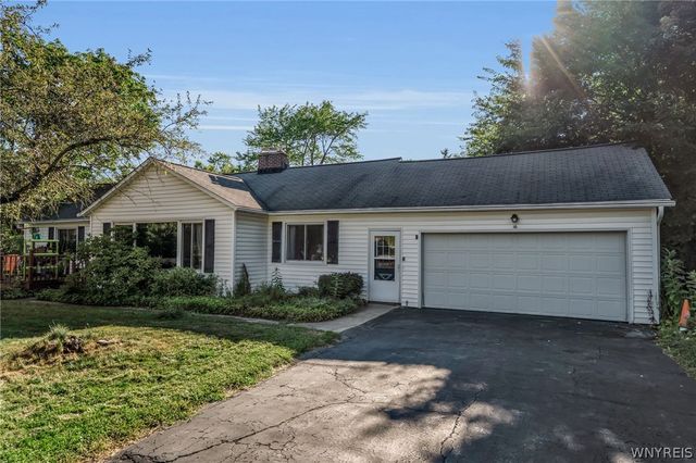 16 South Lane, Orchard Park, NY 14127