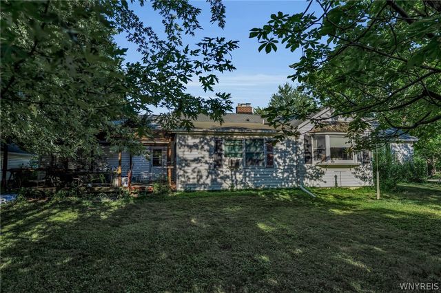 16 South Lane, Orchard Park, NY 14127