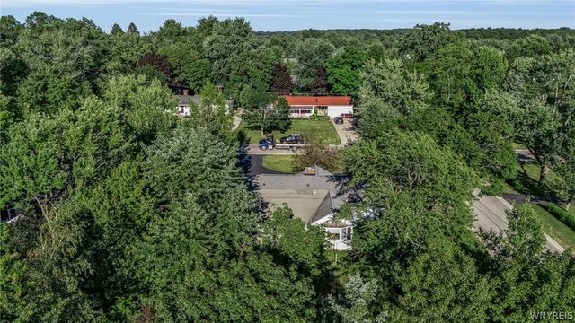 16 South Lane, Orchard Park, NY 14127