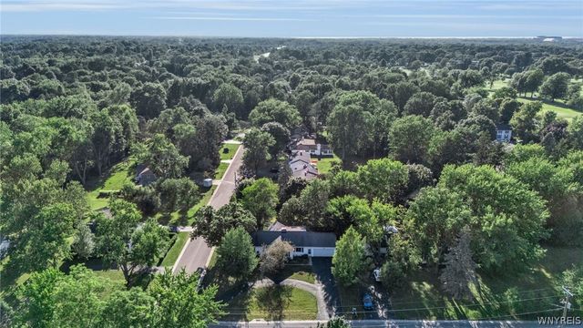 16 South Lane, Orchard Park, NY 14127