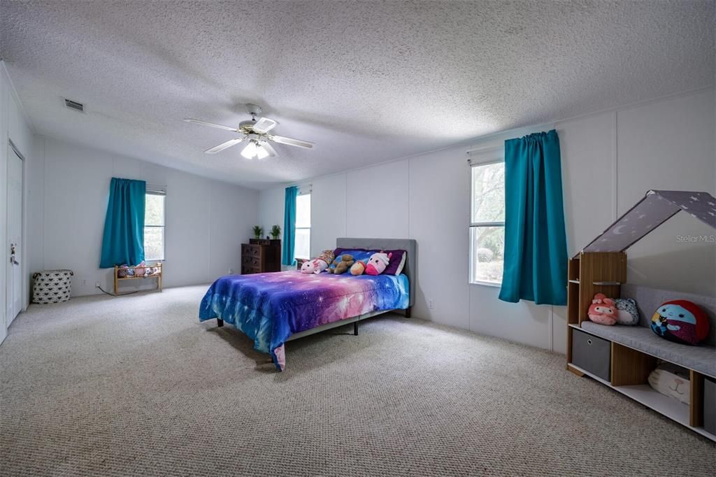Image 24 of property listing at 6527 SE 155TH STREET, Hawthorne, FL 32640