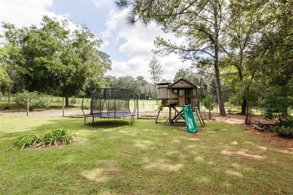 Image 42 of property listing at 6527 SE 155TH STREET, Hawthorne, FL 32640