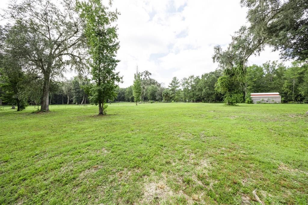 Image 49 of property listing at 6527 SE 155TH STREET, Hawthorne, FL 32640