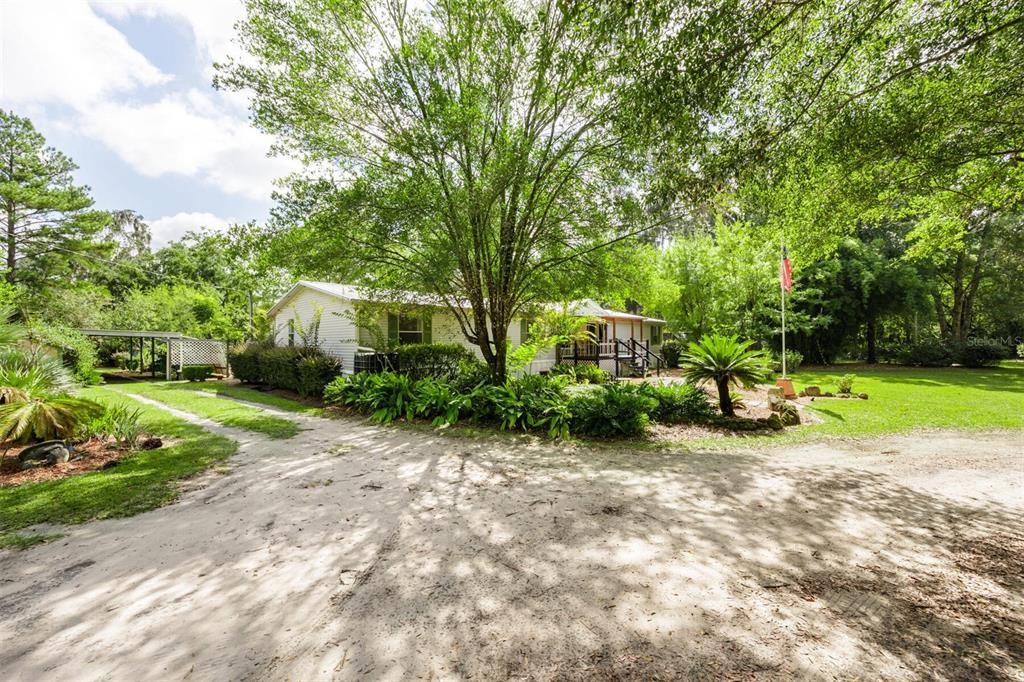 Image 7 of property listing at 6527 SE 155TH STREET, Hawthorne, FL 32640