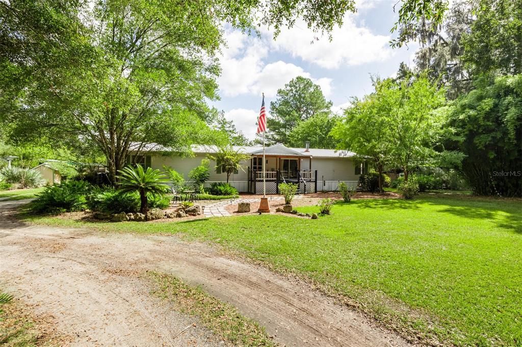 Image 8 of property listing at 6527 SE 155TH STREET, Hawthorne, FL 32640