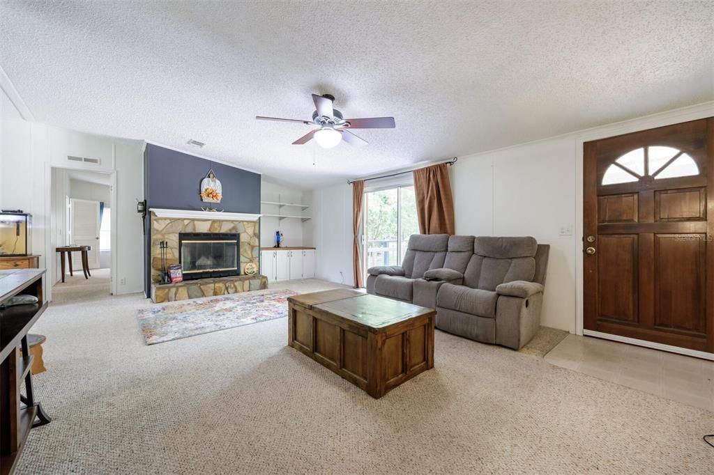 Image 9 of property listing at 6527 SE 155TH STREET, Hawthorne, FL 32640