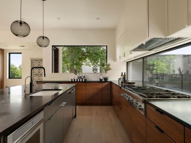 2104 Ann Arbor Ave, Austin, TX 78704