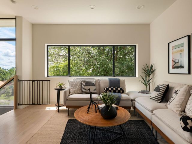 2104 Ann Arbor Ave, Austin, TX 78704