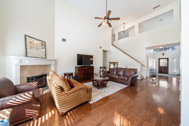 8402 Hunters Village Drive, Humble, TX 77346