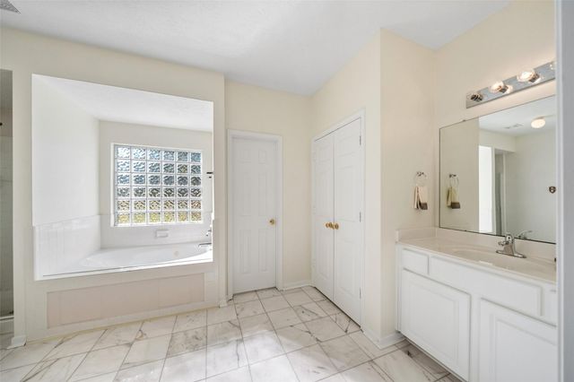 8402 Hunters Village Drive, Humble, TX 77346