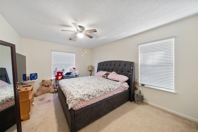 8402 Hunters Village Drive, Humble, TX 77346