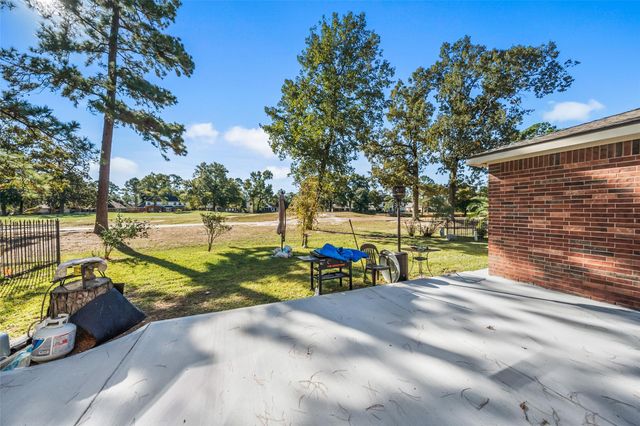 8402 Hunters Village Drive, Humble, TX 77346