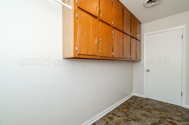 4721 CHEROKEE Trail, Amarillo, TX 79109