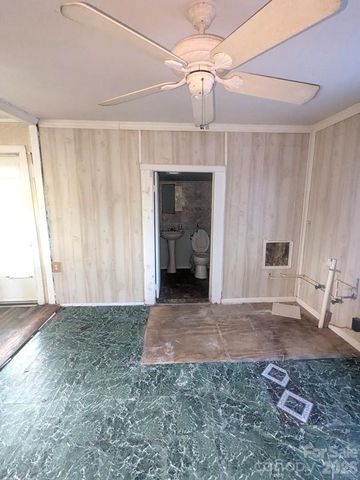 901 State Street Ext, Marion, NC 28752