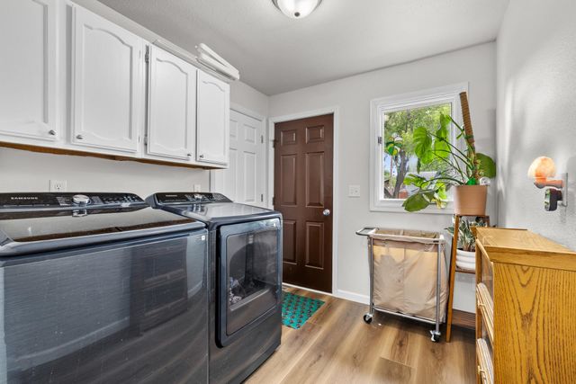 443 23rd St NW, Minot, ND 58703