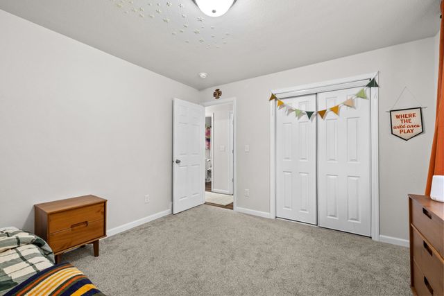 443 23rd St NW, Minot, ND 58703