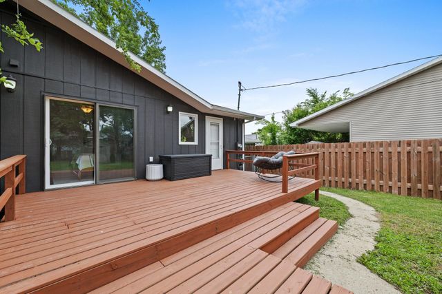 443 23rd St NW, Minot, ND 58703