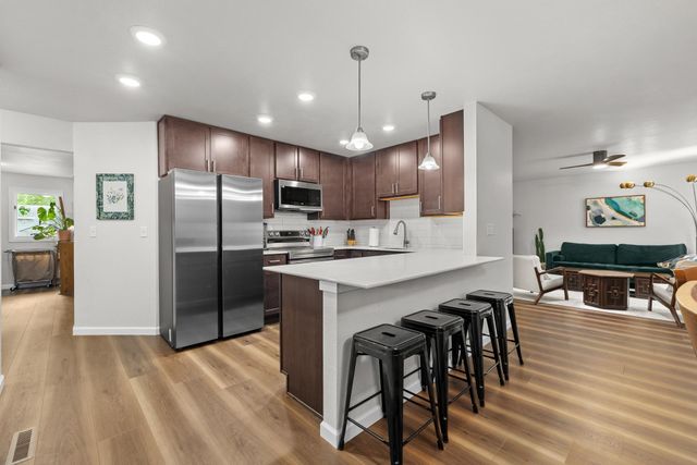 443 23rd St NW, Minot, ND 58703