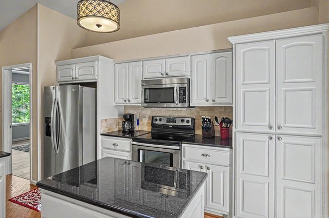 21 Badajoz Way, Hot Springs Village, AR 71909