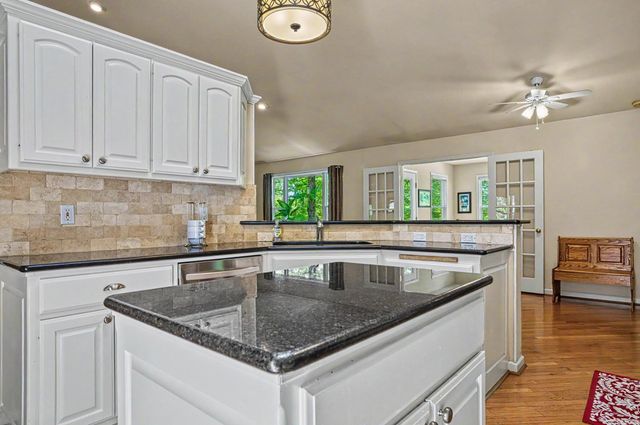 21 Badajoz Way, Hot Springs Village, AR 71909