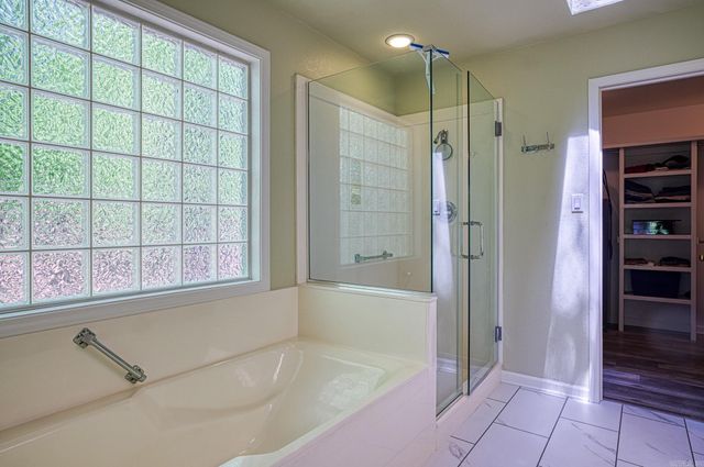 21 Badajoz Way, Hot Springs Village, AR 71909