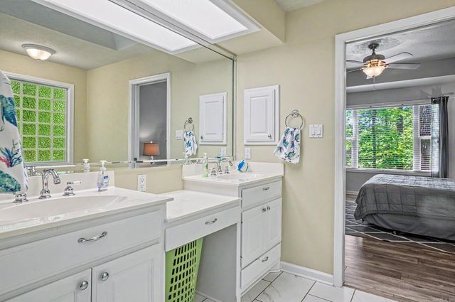 21 Badajoz Way, Hot Springs Village, AR 71909