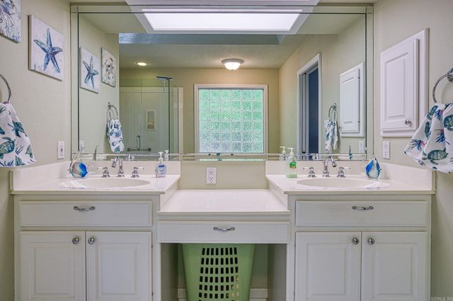 21 Badajoz Way, Hot Springs Village, AR 71909