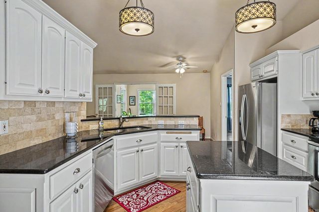 21 Badajoz Way, Hot Springs Village, AR 71909