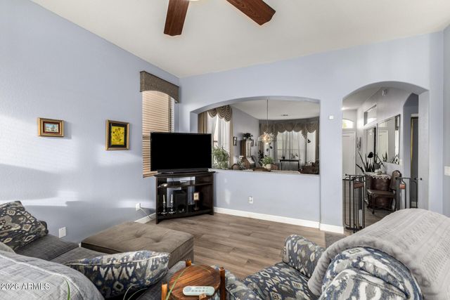 1142 N JOSHUA TREE Lane, Gilbert, AZ 85234